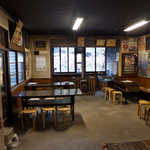 鶴の湯温泉 - 宿泊者向けの休憩所。グループで訪れた際の、語らいの場に