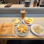 東京ギョーザスタンド ウーロン GREEN SPRINGS店 - 