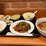 紫微星 - 四川定食と陽春麺