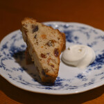 十一房珈琲店 - 期間限定 ケーク・オ・フリュイ(ドライフルーツのパウンドケーキ)＠税込600円