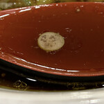 拉麺 アイオイ - ネギが茶柱の如く〜顔にみえるんですけど〜舐めたらあかん〜みたいな顔　byまみこまみこ