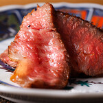 お猪口 - 黒毛和牛A5ランクの原始炭火焼