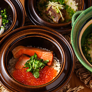 定番3種と毎月変わる味わい◎生米から丁寧に炊き上げた絶品釜飯