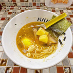 パパパパパイン - 甘みが有っても海老の香ばしい風味とニンニクはとても良く合います