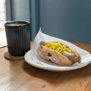 オクサワ・ファクトリー・コーヒー・アンド・ベイクス_1