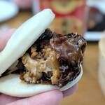 唐苑 - 酢豚はパンに挟んで