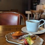 珈琲とお菓子 青燈 - 