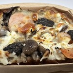 PARKER HOUSE BUTTER ROLL - トリュフ香る海老とキノコのタルティーヌ