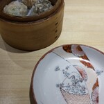 旬蕾 - ３種のしゅうまい。今日のお皿は猫の手？