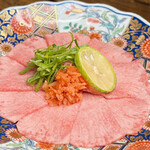 生肉専門店 焼肉 金次郎 - 牛たんのてっさ