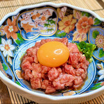 生肉専門店 焼肉 金次郎 - ともさんかくのユッケ