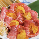 生肉専門店 焼肉 金次郎 - 黒毛和牛赤身のウニくら刺し