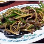 中華料理 龍馬 -  ピーマンと千切り牛肉の炒め（青椒肉絲）　850円