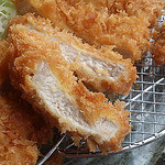 Katsu Ando Katsu - 厚みは6～7mmでペラペラ。お肉に甘みがないのが残念！