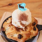 カフェ・ド・リオン パレット - 【2024.12】青森ふじりんご・つがるりんごの焼き上げスキレットアップルパイ(税込1,628円)