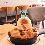 カフェ・ド・リオン パレット - 【2024.12】青森ふじりんご・つがるりんごの焼き上げスキレットアップルパイ(税込1,628円)