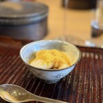 すし処 ひさ田 - ②蒸し虎河豚白子(山口県下関産)、削り自家製唐墨掛け