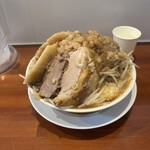 RAMEN WORKS LINGKAI - ラーメン300 野菜マシ　ニンニク普通　豚マシ