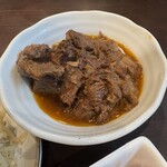 炭火焼肉 にく式 - ホロホロ柔らかな煮込み