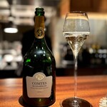 蒼 - 2012年ですが、だいぶ熟成感が出ています。
      丸みを帯びたふくよかな味わい。冬によく合うシャンパーニュです。