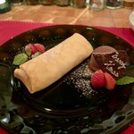 水色食堂 - ◆デザート
      「マンゴーとみかんのクレープ包み チョコレートアイス添え」