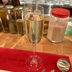 水色食堂 - 「アッシュ・ランバン ブリュットNV」
      （フランス／シャンパーニュ）