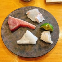 小判寿司 棚倉 - お造り　クエ、カツオ、真鯛、つぶ貝