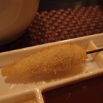 ワインと串揚げ こぱん -  ヤングコーンの生ハム巻き