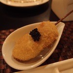 ワインと串揚げ こぱん -  うずら玉子のランプフィッシュキャビア