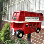 英国ティーハウスMOMO - 後ろから飛び乗り可能だった頃の懐かしのダブルデッカー❤️