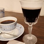 277811437 - バターブレンドコーヒーと琥珀のエッセンス（近くで）