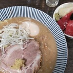 灼味噌らーめん 八堂八 - 週末限定飯 長崎産 生本マグロ盛り 800円(各日20食限定)、味噌らーめん 1200円、味玉 150円