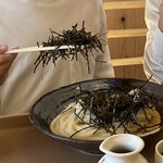 麦の杜 - 海苔たっぷりうどんは、本当に海苔たっぷり。