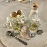 Ristorante TSUMU - Amuse-bouche・大和ルージュのコルネ ＆ ツブとストラッチャテッラチーズ