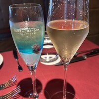 Re Wharf - モエ・エ・シャンドン×Re: Wharf カクテル1500円、モエ・エ・シャンドン モエ アンペリアル ピュア ゴールド Glass 2000円税込サービス料10%別