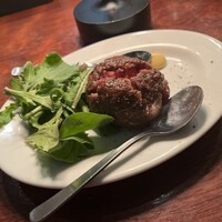 カルネジーオ イースト - 