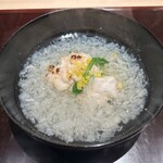 料理屋 稲家 - お椀
      雲子のお椀　聖護院鏑のみぞれ仕立て
      うぐいす菜と香り柚子