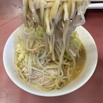 ラーメン二郎 ひばりヶ丘駅前店 - リフト
                                