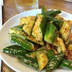 紅太陽 - ラー油きゅうり  ビールに合う！ 300円！