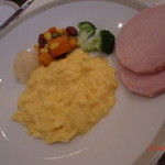 帝国ホテル -  スクランブルエッグとロースハム