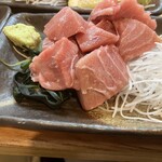 さかなの台所 オリエンタル - マグロ脳天ぶつ 300円