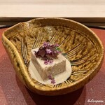 御料理 寺沢 - 胡桃豆富に葡萄の微塵切りと穂紫蘇