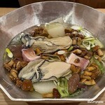 御料理 寺沢 - 牡蠣とのどぐろと網茸と滑子茸の鍋