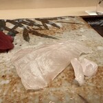 味感 ことほぎ - 平目（愛知県師崎）手前はエンガワ