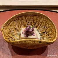 御料理 寺沢 - 胡桃豆富に葡萄の微塵切りと穂紫蘇