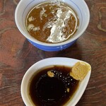 酔來軒 - スープと酔来丼のタレ