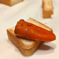炭火とワインと純米酒 King Momo - パプリカ肉詰め