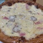 デシベル - チーズとろとろのミックスピザ