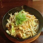 おばんざい居酒屋 大ちゃん家 - 鉄板牛ホルモン炒め (税込)650円 (2024.12.23)