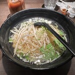上海華龍 - 【2024.12.24(火)】本日のランチ①の塩味あさりもやしラーメン